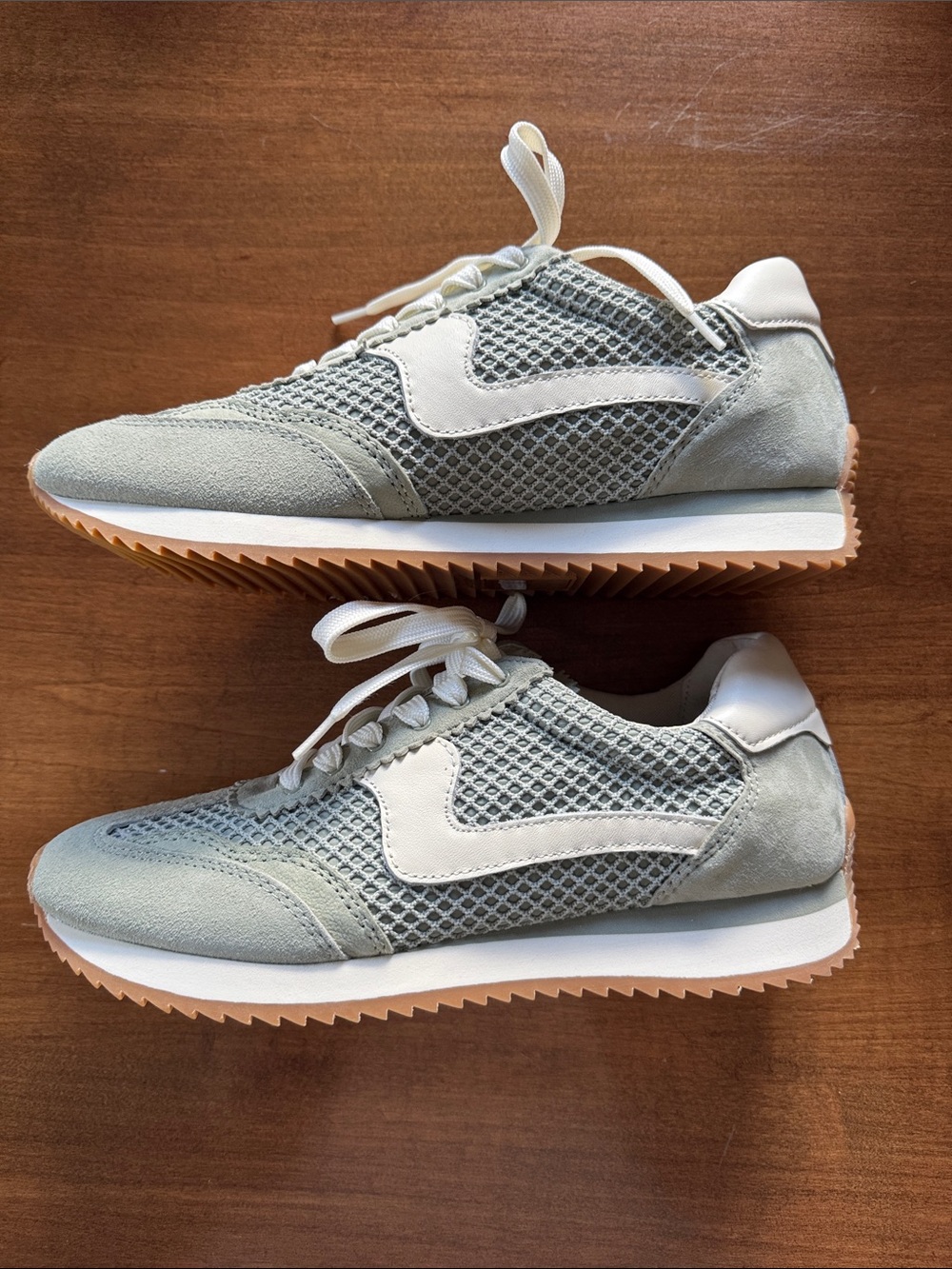Dolce Vita Light Gray and White Women's Sneakers size 9 Brand New